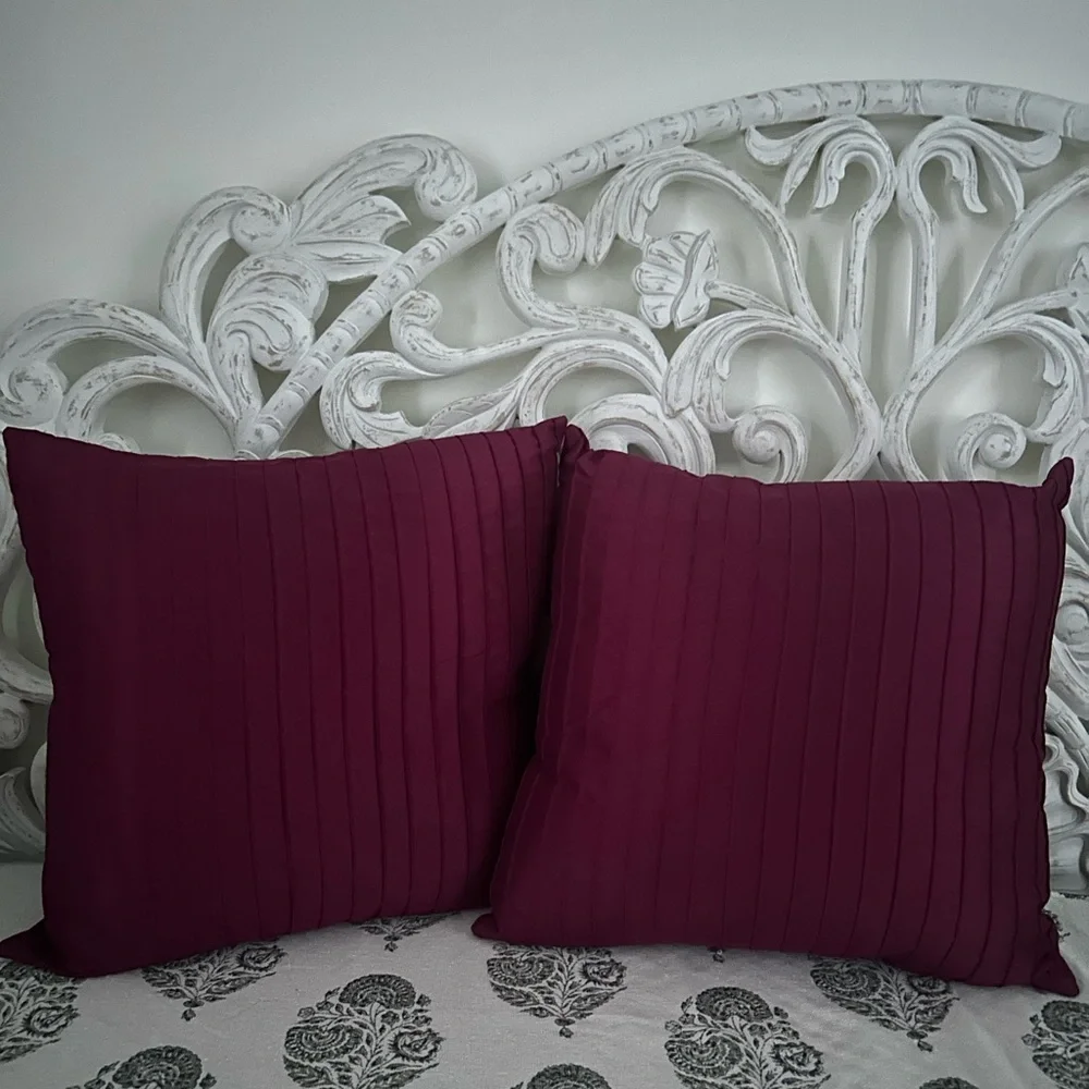 NWT Fuchsia Throw Pillow Set of 2 Pink 20x20 New Toss Pillows Satin Stripes